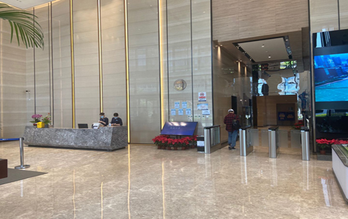 金茂广场大堂